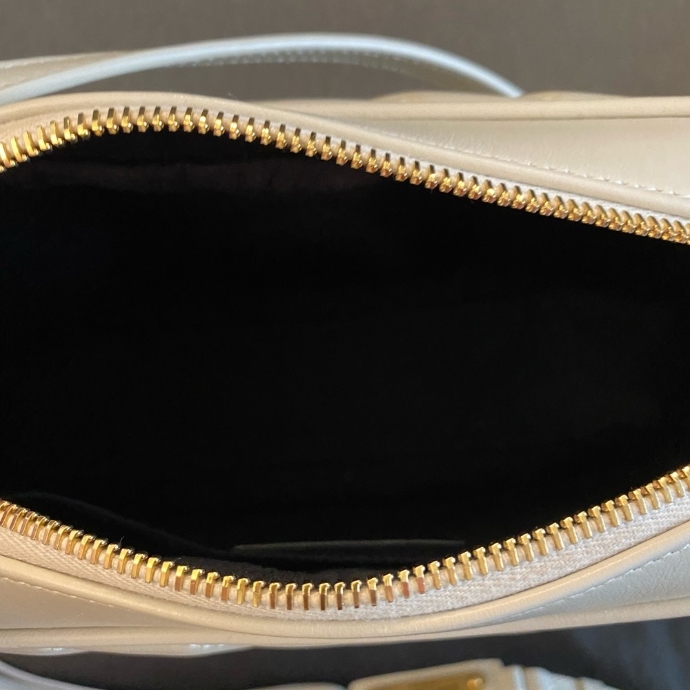 Yves Saint Laurent Cream Quilted Leather Camera Bag with Gold YSL Logo - Picture 5 of 11